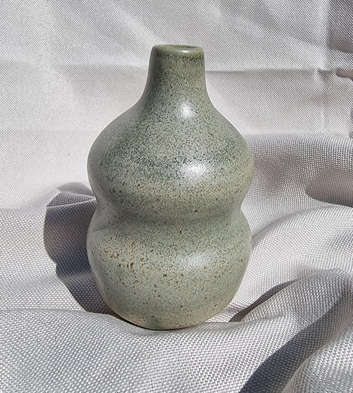 Lille mosgrøn vase 