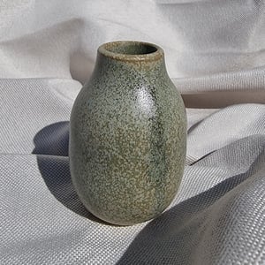 Mikro mosgrøn vase.  – produktbillede