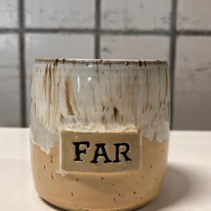 Latte farvet far kop. 430 ml. H: 9 cm – produktbillede