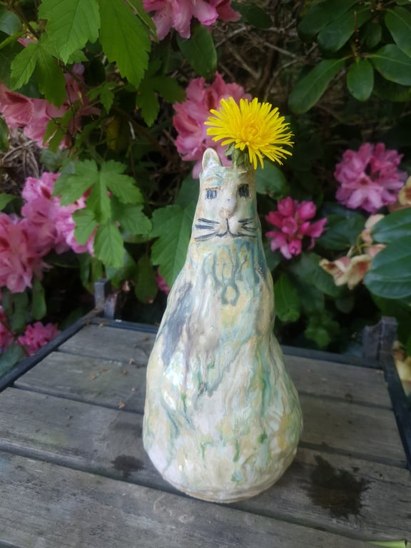 Fredfyldt kat - vase 