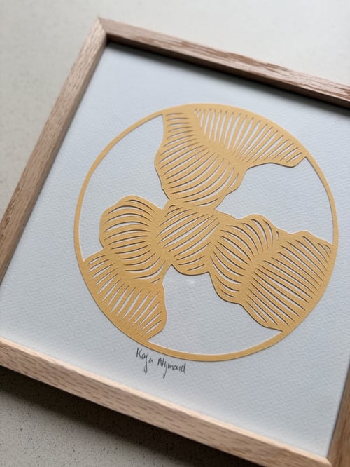 20x20cm, papercut, banana, indrammet  (2)