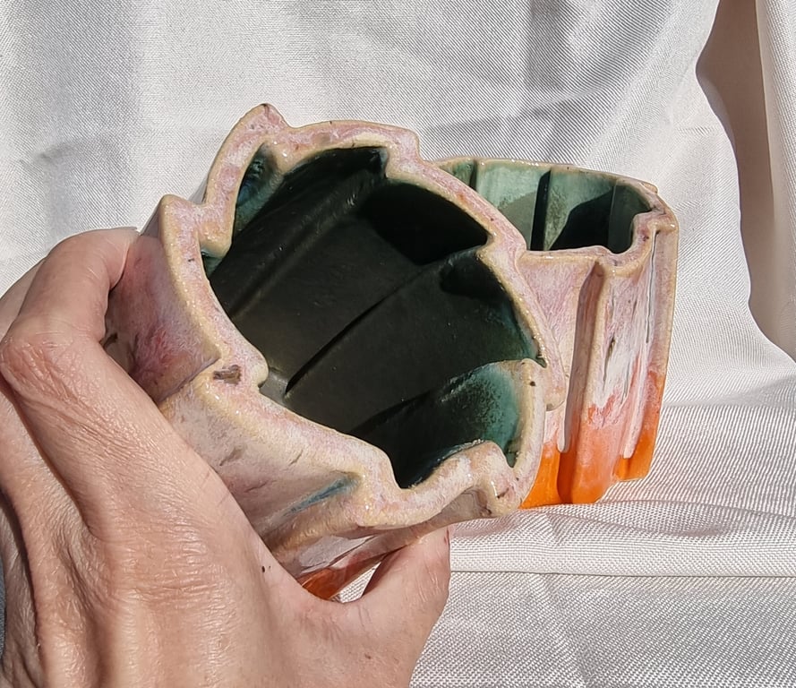 Sjov ekstruderet vase I grøn og orange.  billede 4