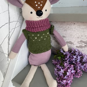 Lille Rådyr - Lilla fleece – produktbillede
