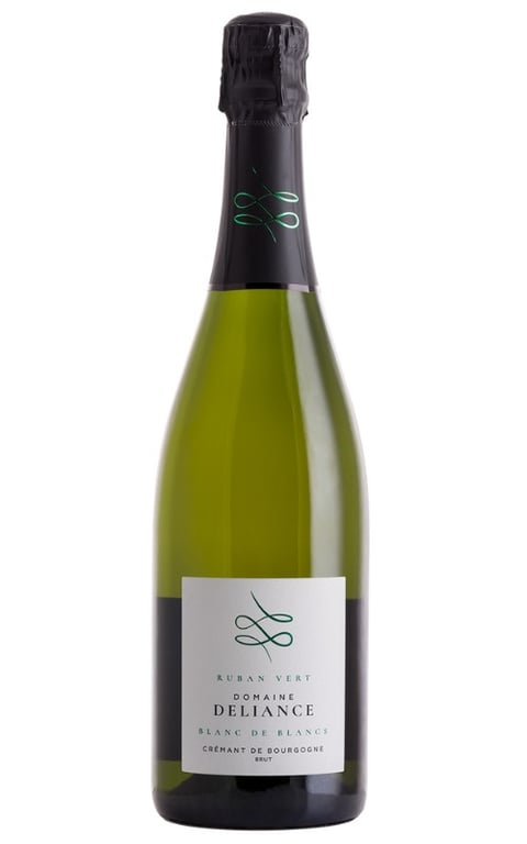 Flaske med mousserende vin, Domaine Deliance Ruban Vert Blanc de Blancs Crémant de Bourgogne Brut.