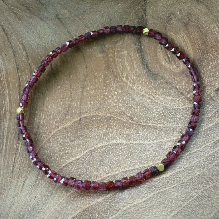 Granat armbånd 2,5mm