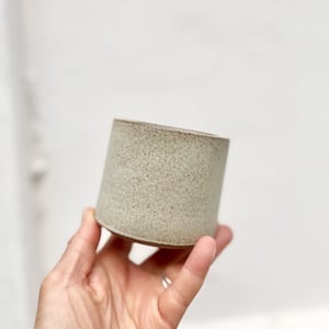 ENKEL i beige/grå, uden hank – produktbillede