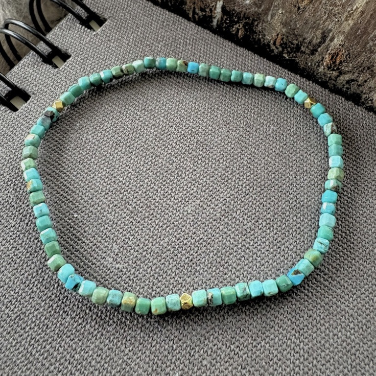 Lys hubei turkis armbånd 2,5mm