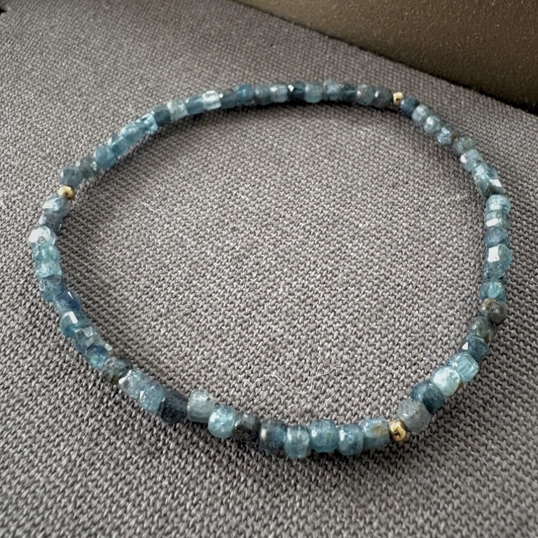 Kyanit armbånd 2,5mm