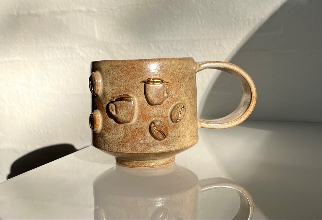 Kop med guld detaljer billede 3