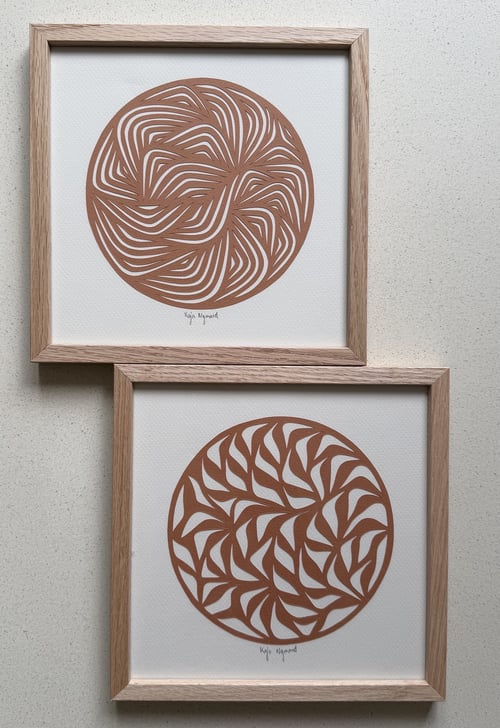 20x20cm, papercut par, terracota, indrammet 