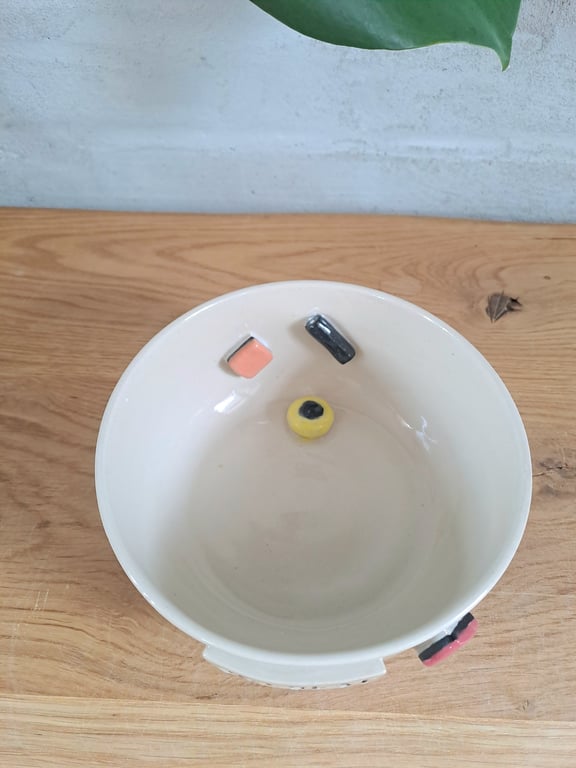 Slikskålen er 16 cm i diameter og 7 cm høj billede 3