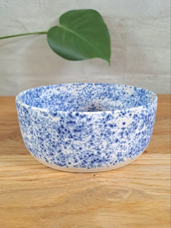 Skålen er 14 cm i diameter og 6,5 cm høj billede 2