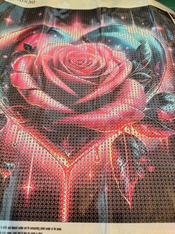 Her er der et rigtig pænt ❤️ hjerte og med en rød rose 30 30