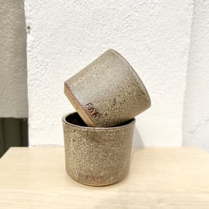 Far kop: beige mat uden hank – produktbillede
