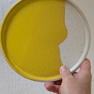 Frokosttallerken gul/beige – produktbillede