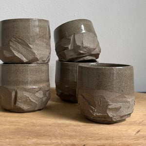 Kurinuki. Grå lava.  – produktbillede