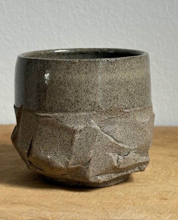 Kurinuki krus. Grå lava.  billede 2