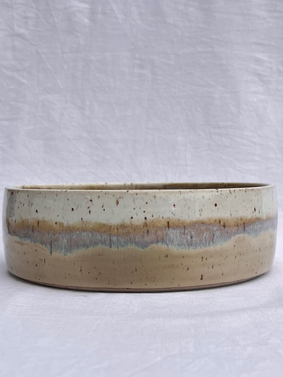 Stor beige Hyggeskål. D: 18,5 cm. H: 6 cm billede 2