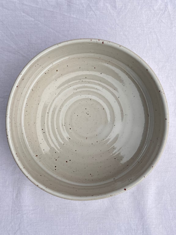 Stor blå/hvid slikskål. D: 16. H: 5,5 cm billede 3
