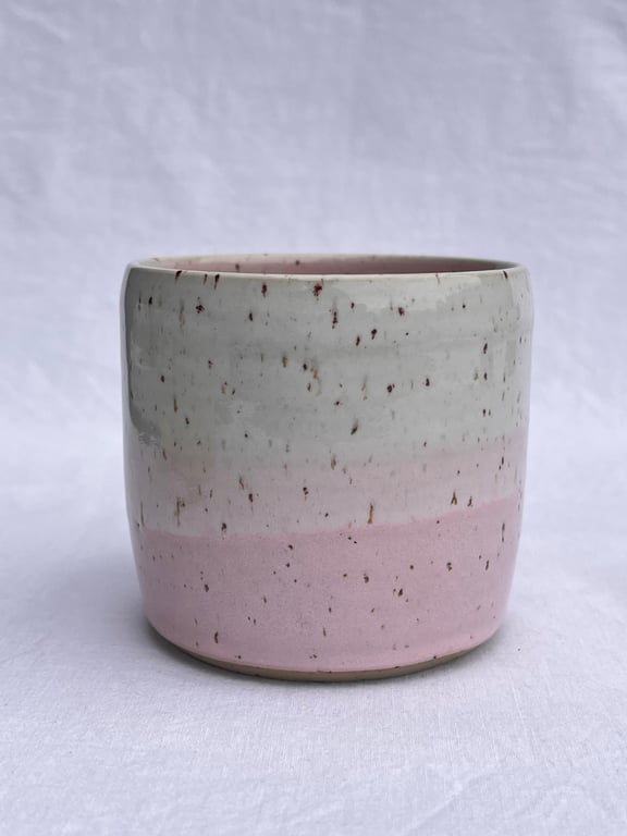 Lyserød kop. 310 ml. H: 7,5 cm billede 2