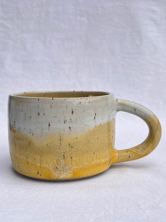 Gul kop. 310 ml. H: 6,5 cm