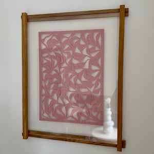 40x50cm, papercut, gammelrosa, indrammet  – produktbillede