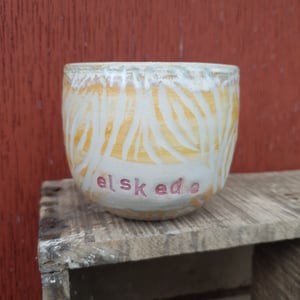 elskede - kop med fin tekst  – produktbillede