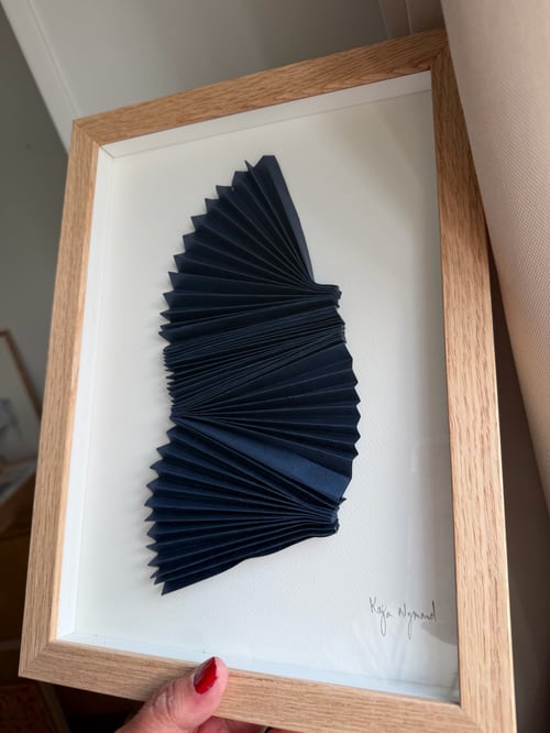 A4, 3D relief, midnatsblå, indrammet  (3)
