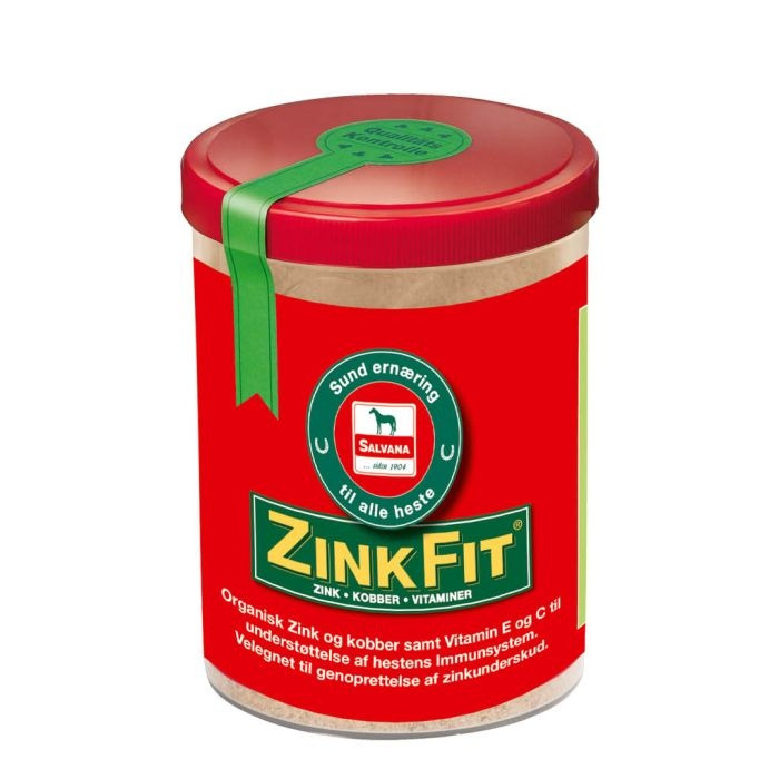 Beholder med ZinkFit, et kosttilskud til heste med zink, kobber, vitamin E og C, i rød emballage med grøn label fra Salvana.