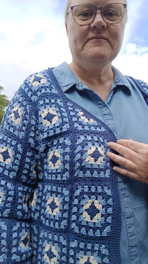 Design din egen granny square cardigan  (2)