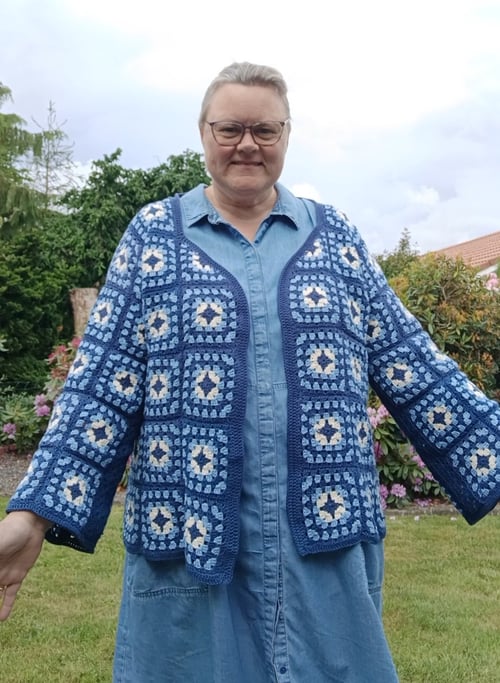 Design din egen granny square cardigan  (1)
