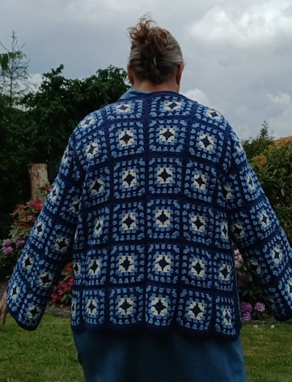 Design din egen granny square cardigan  billede 3