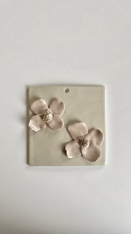 Blomsterrelief