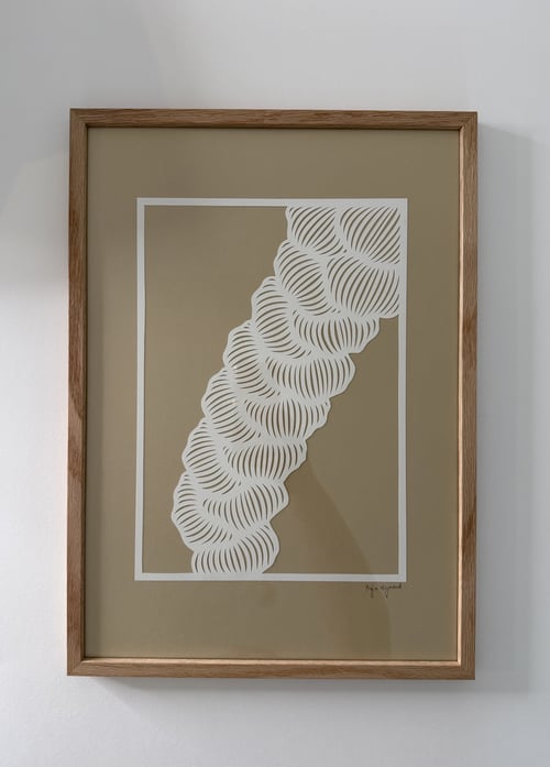 A3 papercut, beige, indrammet 