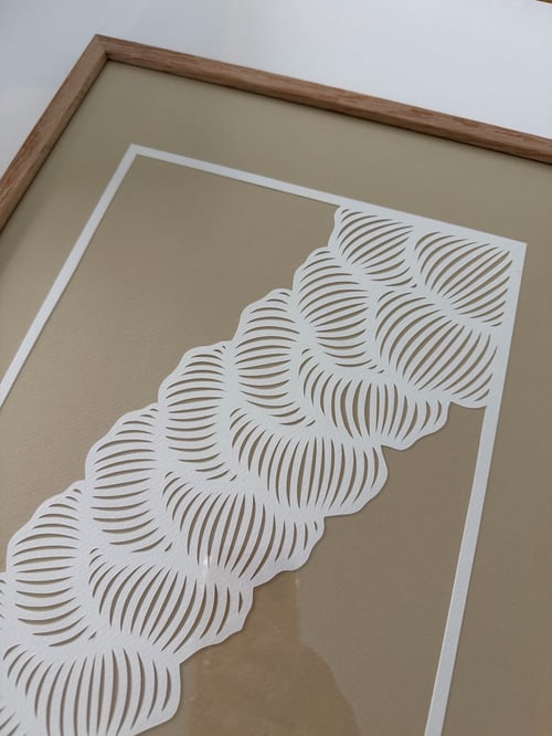 A3 papercut, beige, indrammet  (2)