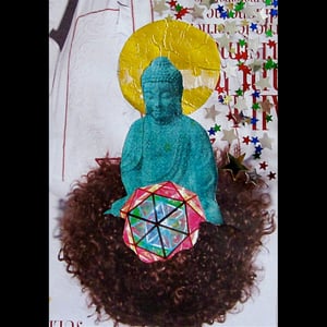 Blå Buddha med guldcirkel. – produktbillede