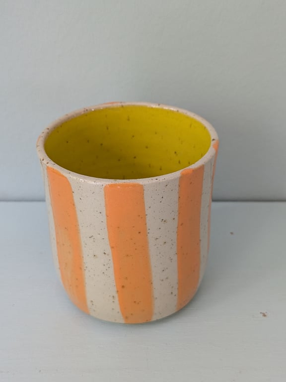 kop gul med orange striber 