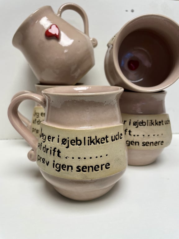 Keramik krus med tekst - Jeg er i øjeblikket ude af drift. billede 2