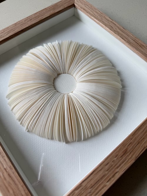 20x20cm, relief, indrammet  (2)