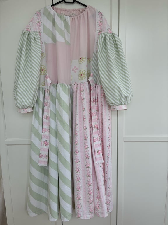 Waves Dress (Spring) WAV-D-001 - One Size (ca 36-44)