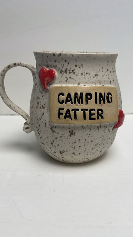 Keramik krus med tekst - Camping Fatter billede 2