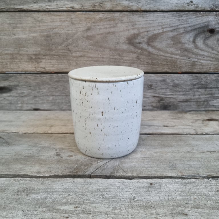 Smørklokke hvid beige billede 2