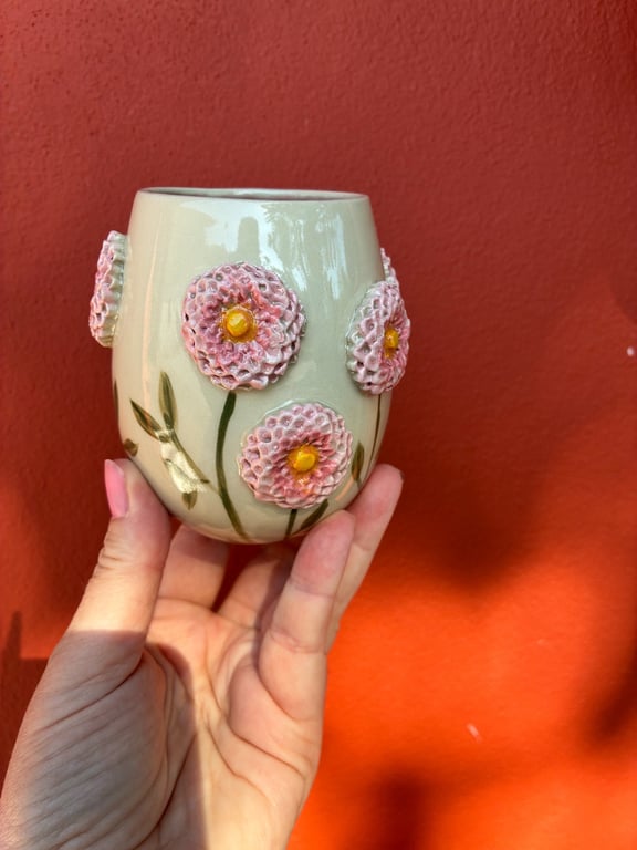 Vase med pæoner