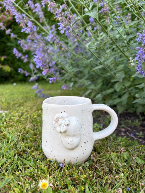 Blomsterpige kop ca. 300 ml