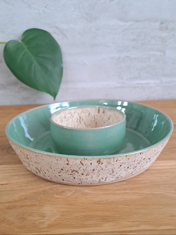 Snack skålen er 20,5 cm i diameter og ca. 4 cm høj