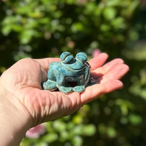 Maskot - lille lykkefrø – produktbillede