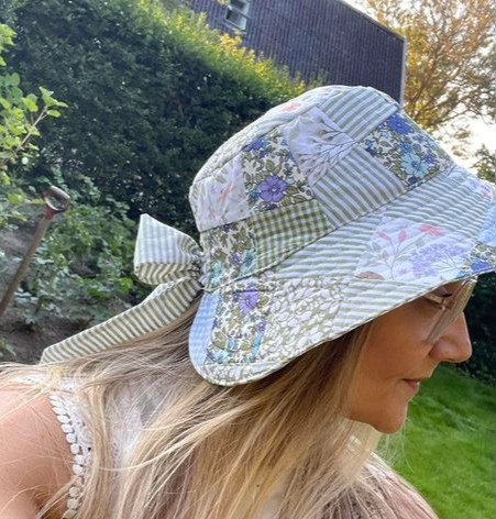 Feminin sommerhat dame, ONE SIZE med bindebånd i nakken. (2)