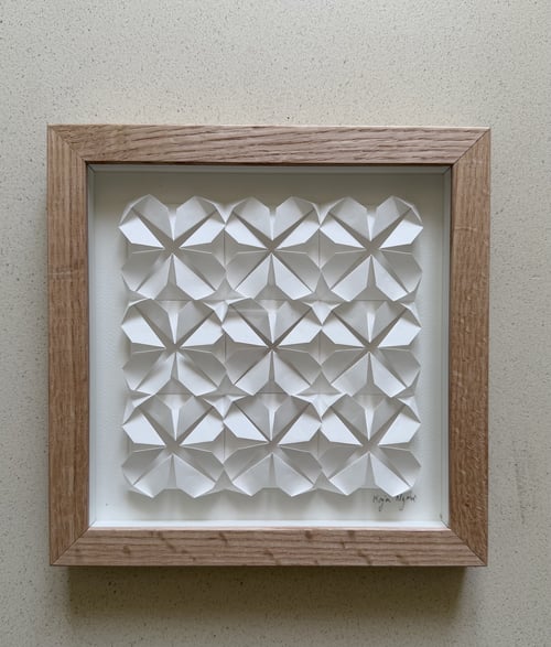 20x20cm, foldet værk, indrammet 