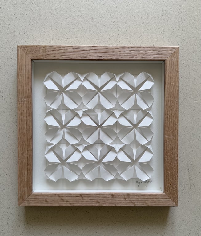 20x20cm, foldet værk, indrammet 