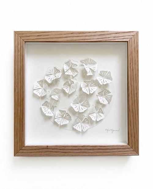 20x20cm, 3D papercut, hvid, indrammet 